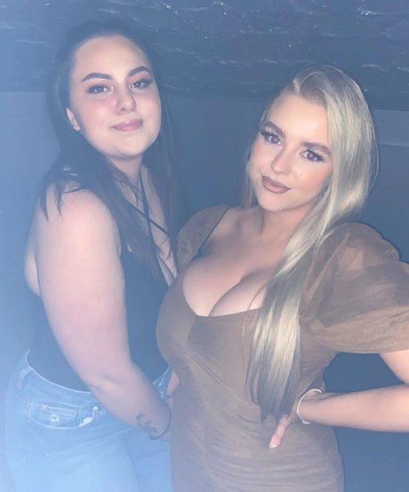 Amber Rose Brightman star erotic photos