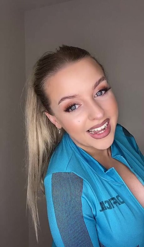 Amber Rose Brightman model free pics