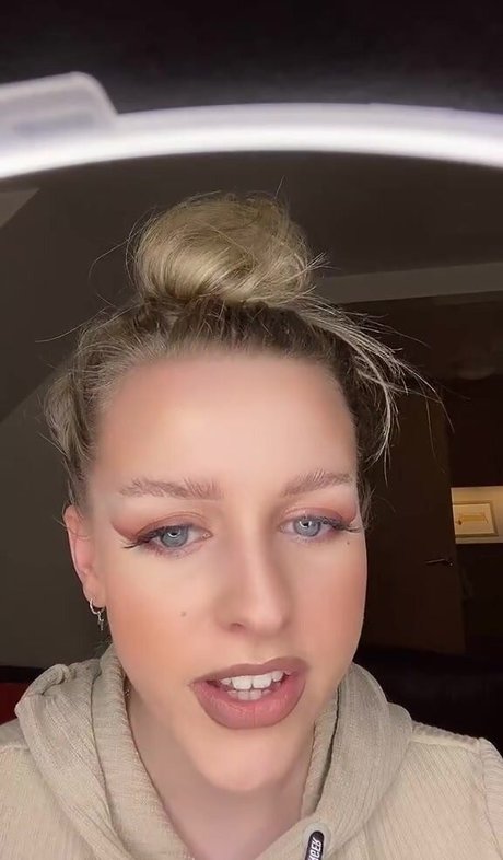 Amber Rose Brightman xxx pornstar img