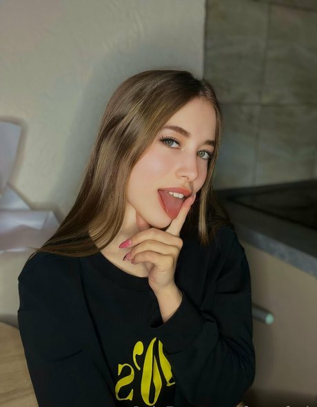 little lisa art pornstar img