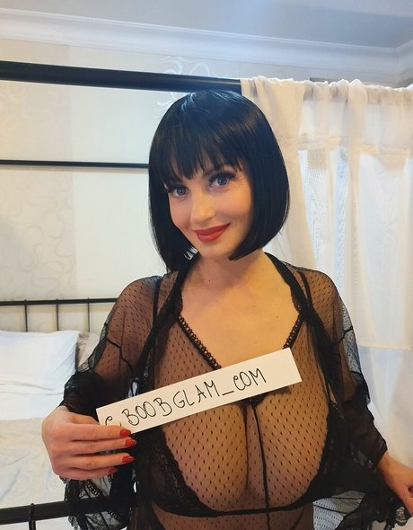 Lisa Bukawski model pornographic photo