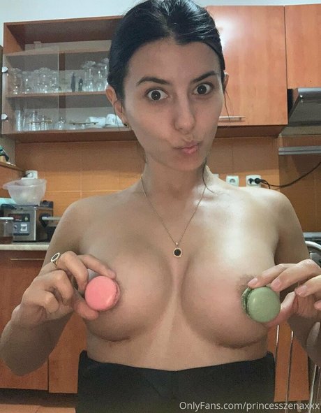 princesszenaxxx nude pornstar picture