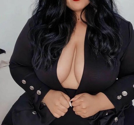 Bianca Novaes perfect star image