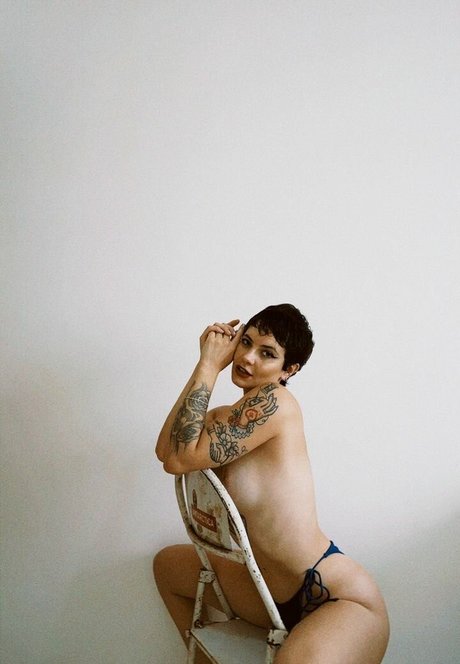 Marceli Cardozo nude model images