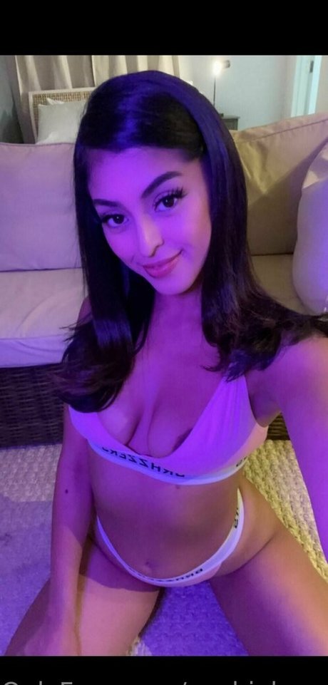 Sophialeonexo adult model pic