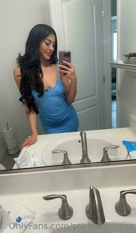 Sophialeonexo top pornstar images