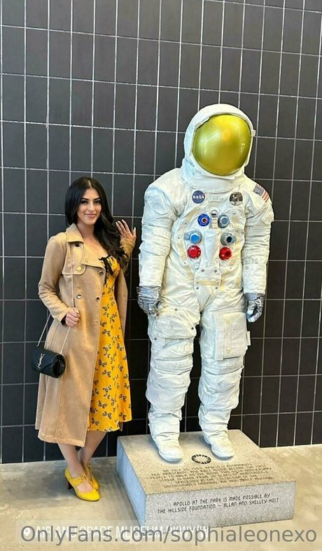 Sophialeonexo exclusive model pictures