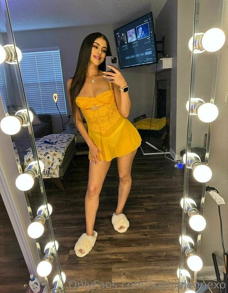 Sophialeonexo nude star images