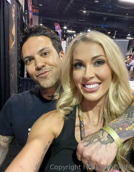 hollyhotwife pornstar free picture