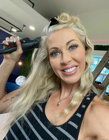 ladyboy asian onlyfans beautiful nude archive