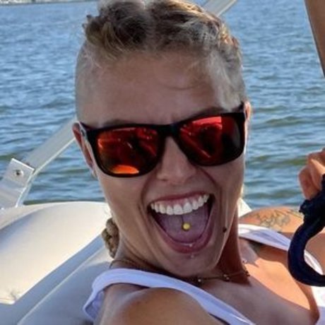 hollyhotwife pornstar top pic