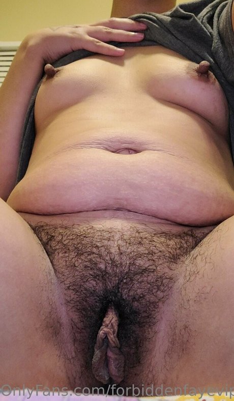 peabrainslxtvip porn model img