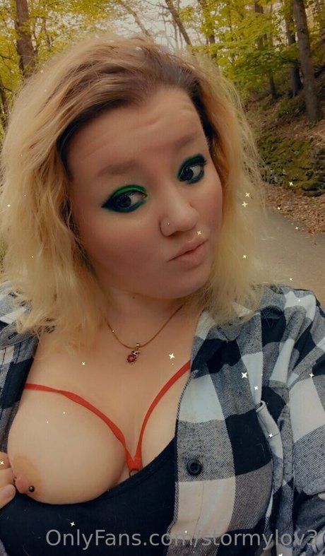 stormylov3 star hot img