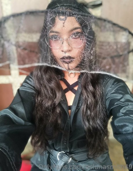 eslunasmith49 Profile pic