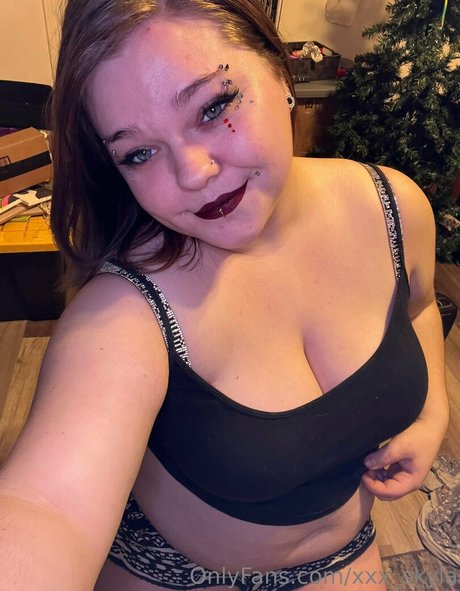 onlyskyyla hot actress picture