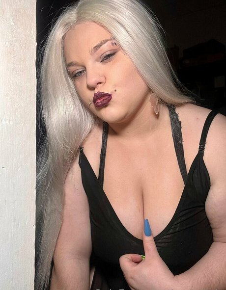 onlyskyyla sexy model picture