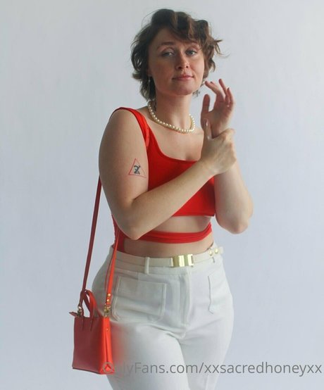 xxsacredhoneyxx free model pic