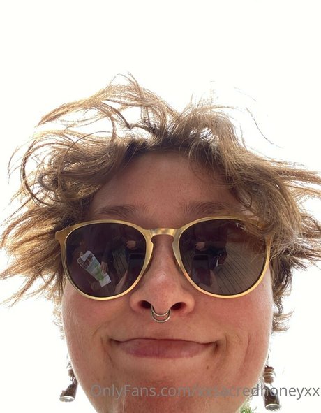 xxsacredhoneyxx Profile pic