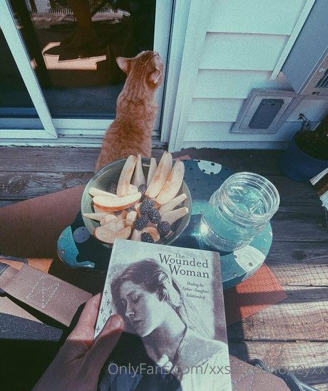 xxsacredhoneyxx pornstar free img