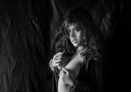 Renna Dyana erotic actress photo