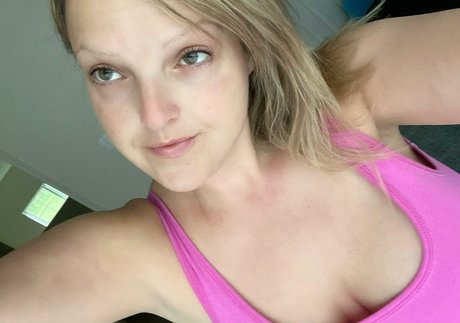 HealthyHappyFitandProud sex actress img
