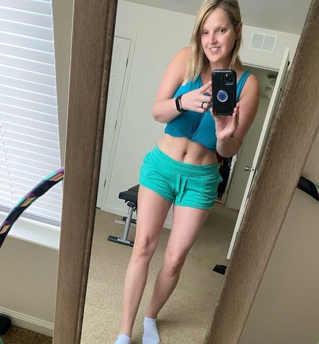 HealthyHappyFitandProud Profile pic