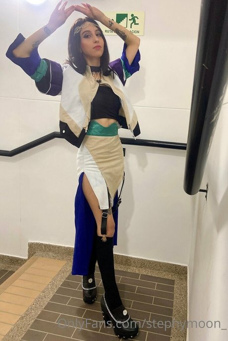 Stephymoon naked star img