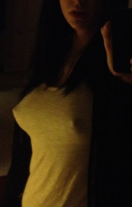 Kalindra Chan beautiful actress gallery