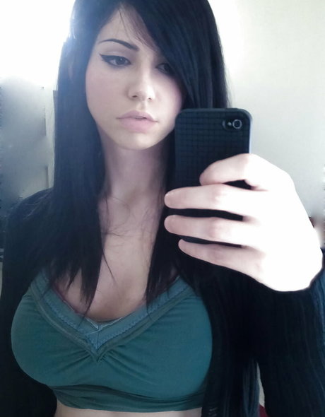 Kalindra Chan perfect star image