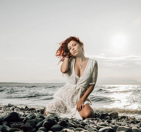 Pinksaltmoon art actress archive