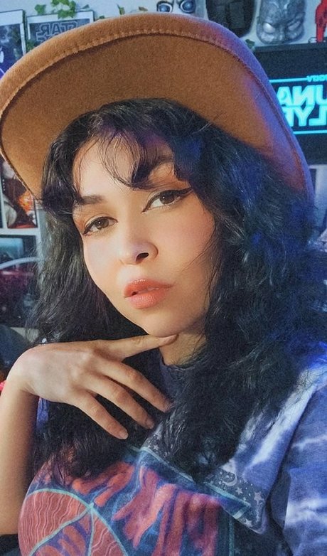 Pinksaltmoon erotic actress pics