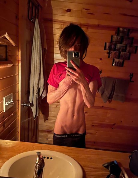 Catboiaoi erotic model pic