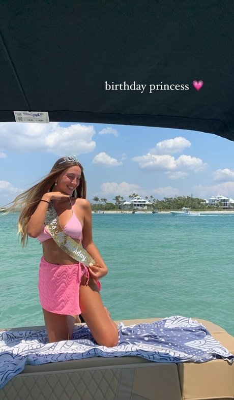 Abby Busick star hd picture