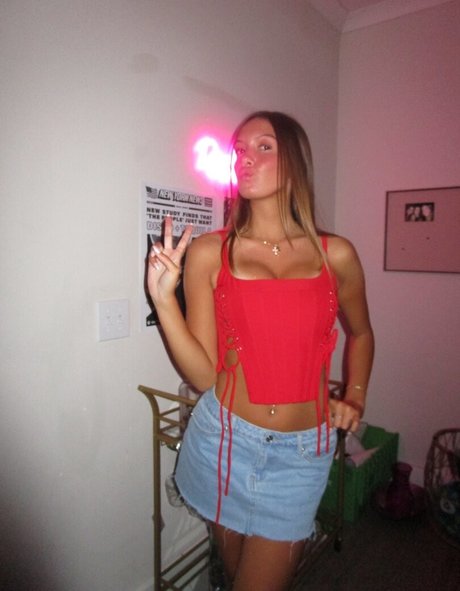 tiny onlyfans nice pictures