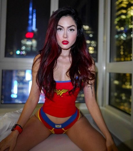 Maren Altman model top image