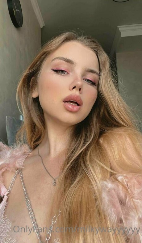 tiiiiits queen nudes star img