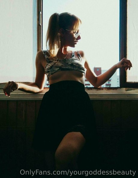 yourgoddessbeauty pornographic model archive