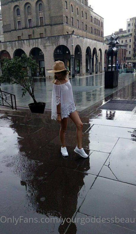 yourgoddessbeauty pornographic star img