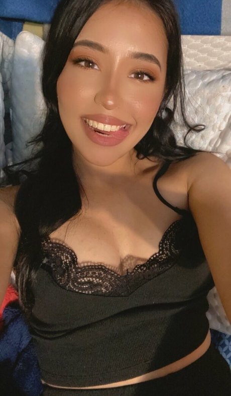 Agnes Inezz exclusive star img