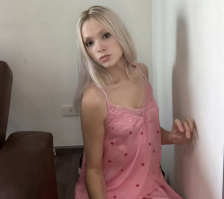 Azuraromanov star naked pics