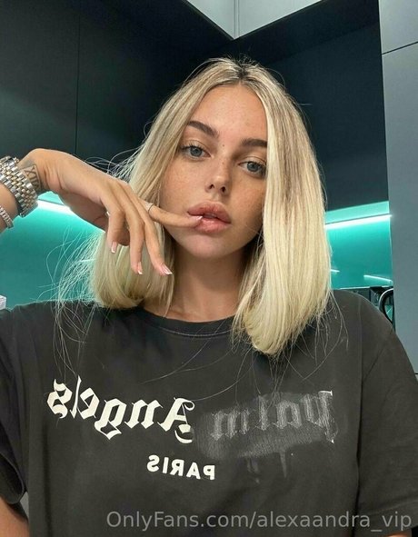 alexaandra vip naked model photos