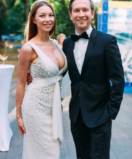 Polina Logunova free model photo