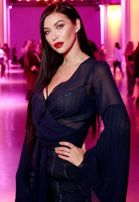 Polina Logunova pretty pornstar pic