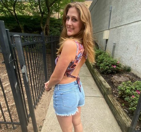 Rachel Wohlford star art photo