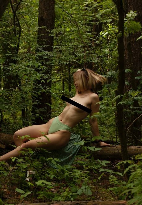 freerosti model xxx picture