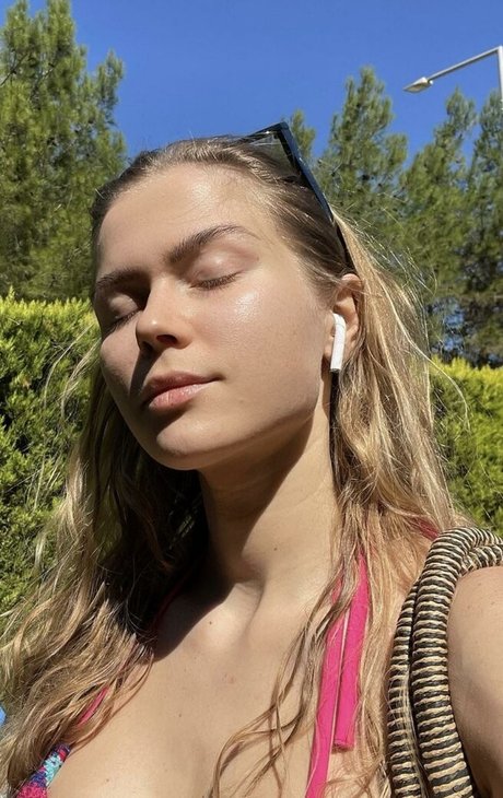 Lizi Asmr xxx actress picture