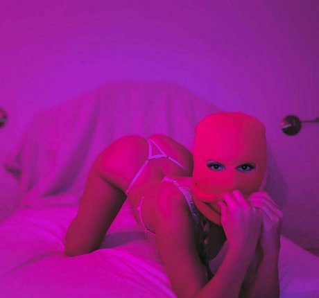 Bellabluntz art star archive