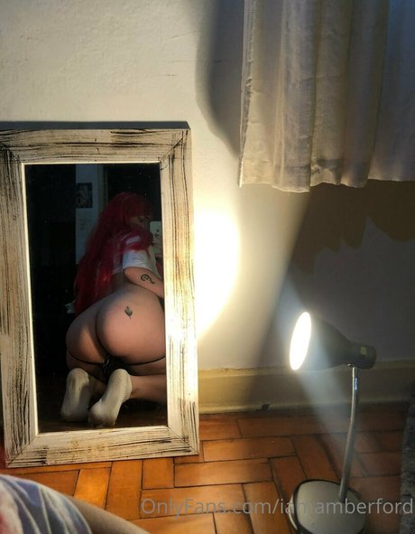 Amber Ford hot actress photo