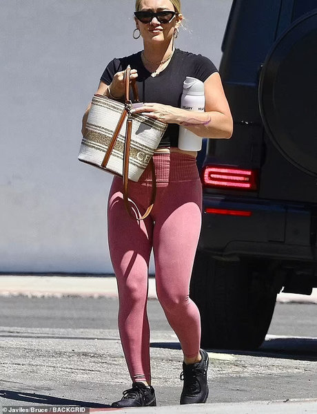 Hillary Duff hot actress archive