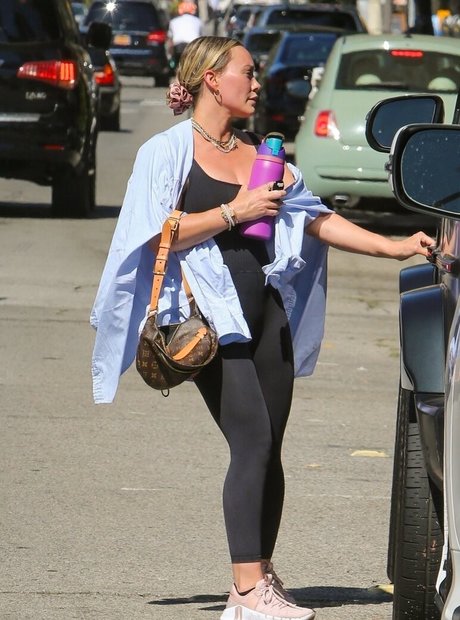 Hillary Duff Profile pic